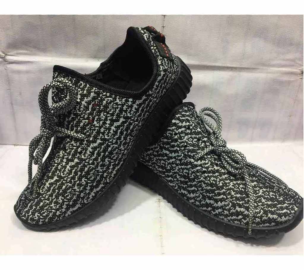 yezzy casual sneaker for men 