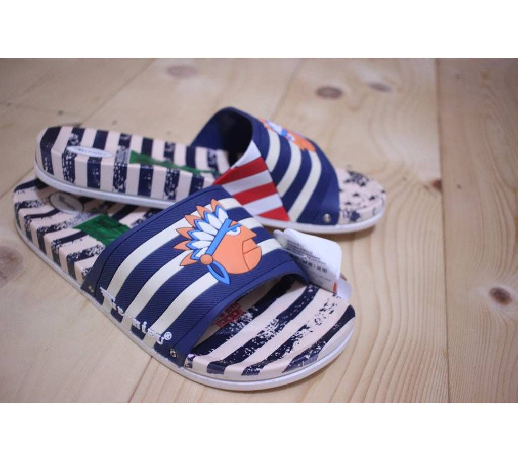 Men's striped design sandal.