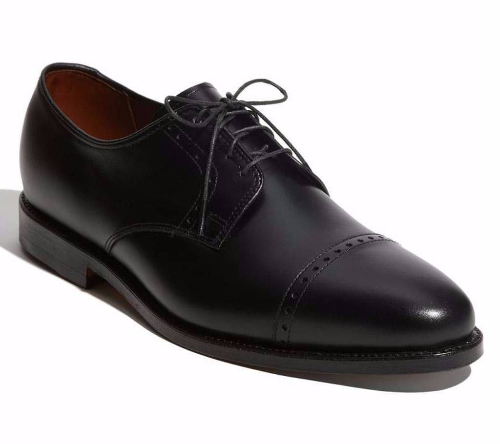 Engraved Design Oxford Handcrafted Shoe For Men