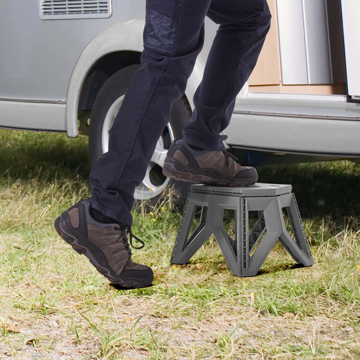 Collapsible Step Stool with Handle