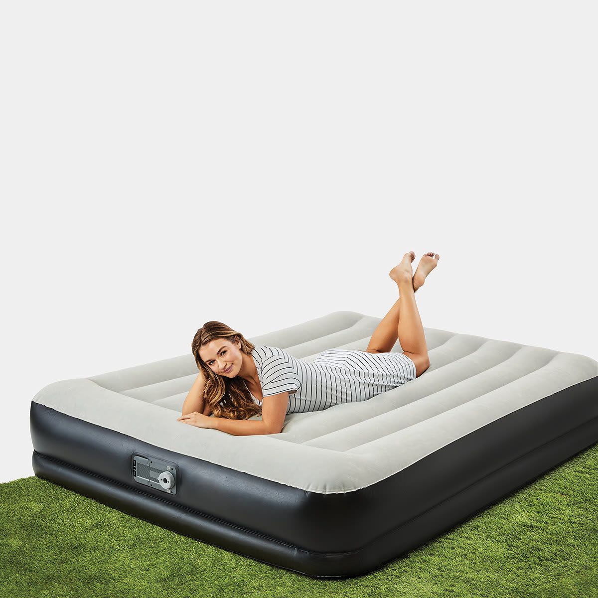 Queen Airbed with Built-in Pump