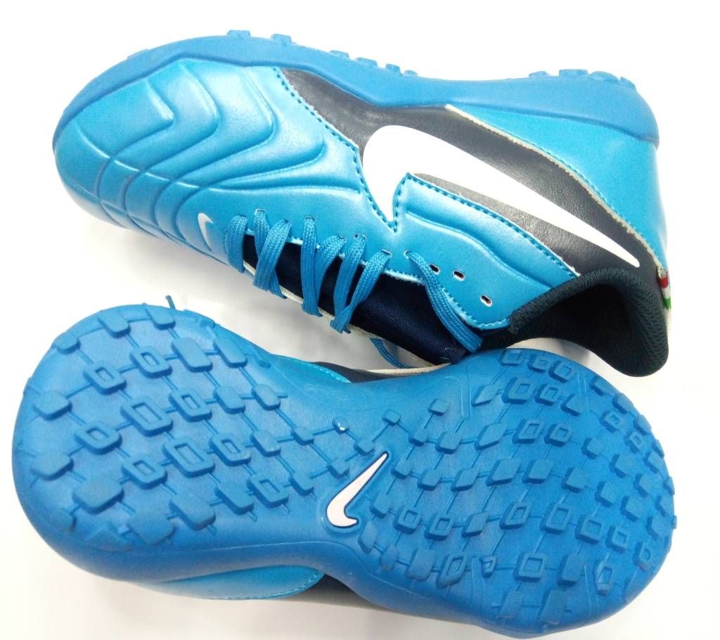 Nike (Montebelluna) Turf Soccer Shoes for men 