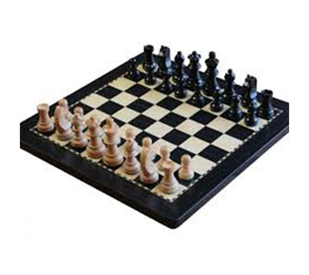 Travel Chess Set in Black and Boxwood
