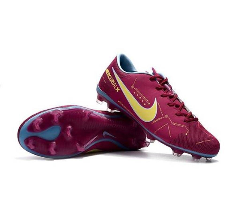 Maroon Rubber Football Boot for Men