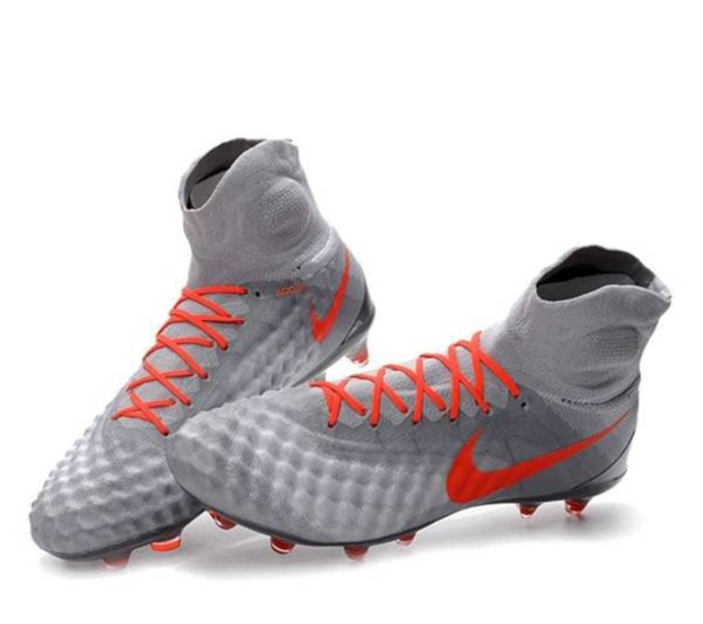 Gray Rubber Football Boot for Men
