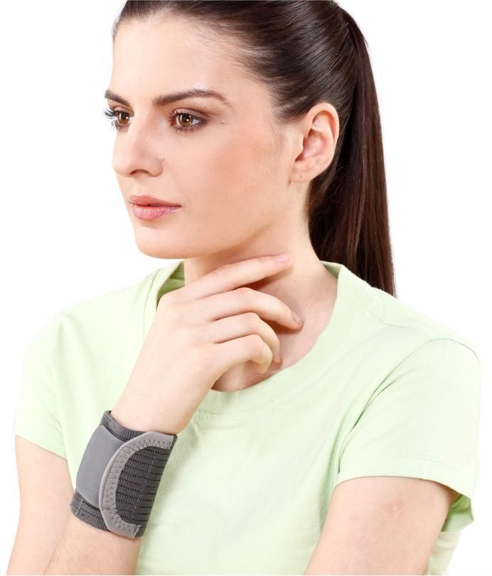 Wrist brace with double lock supports- Tynor