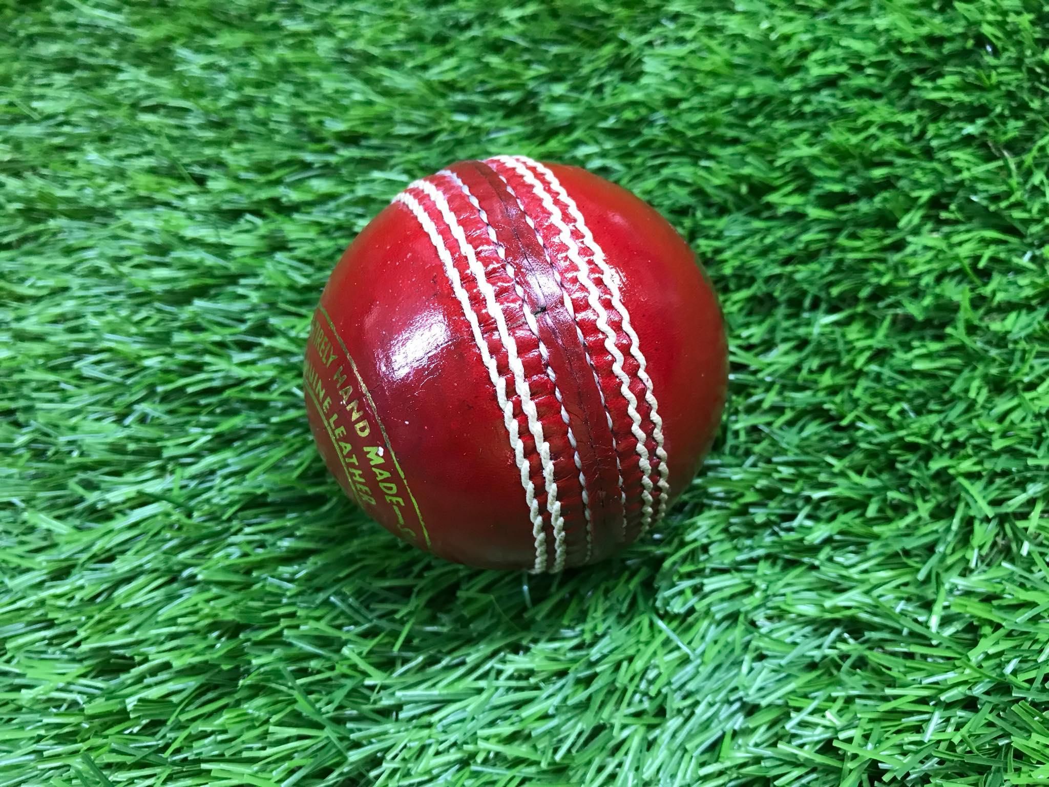 Ihsan 4 Part Cricket Ball - Red