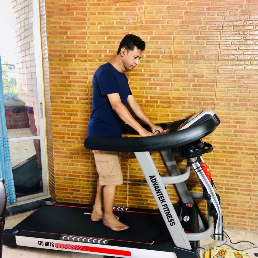 MODEL 8018,AC MOTOR, Treadmill Motorized- AC MOTOR,3.5 HP - USER 155KG-Black,  MACHINE WEIGHT 100KG
