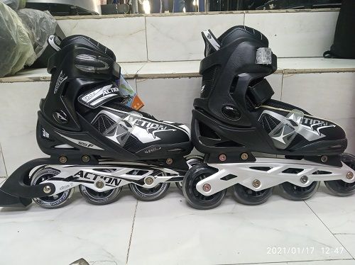 Skates Shoe –Black & white/Red - Action