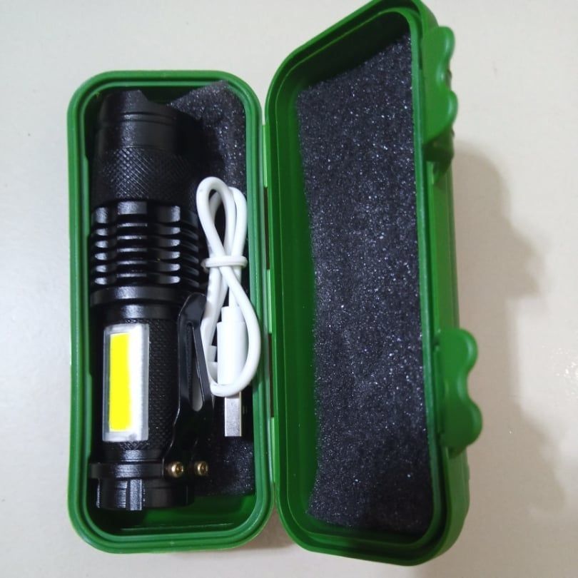Zoomable Rechargeable Emergency Light Flash Light LED Flashlight