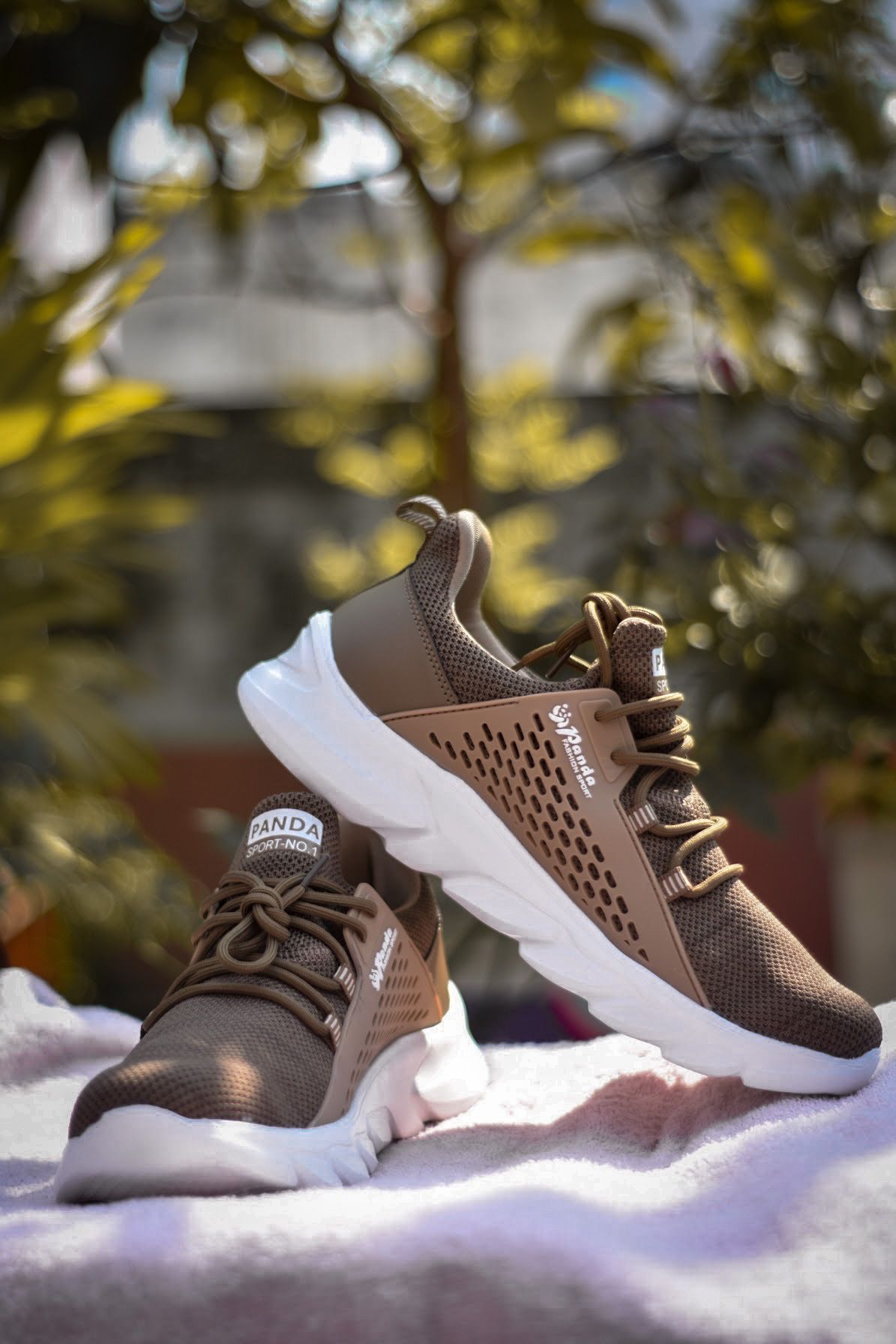 Lightweight Fashionable Sports Sneakers for Men