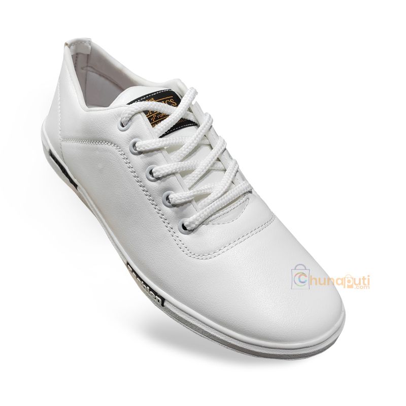 Fashionable Exclusive Sneakers Converse for Men & Women - Best Shoes for School- White