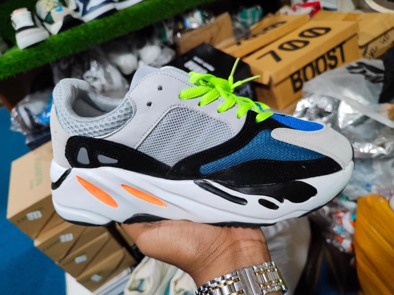 addidas Yeezy Boost 700