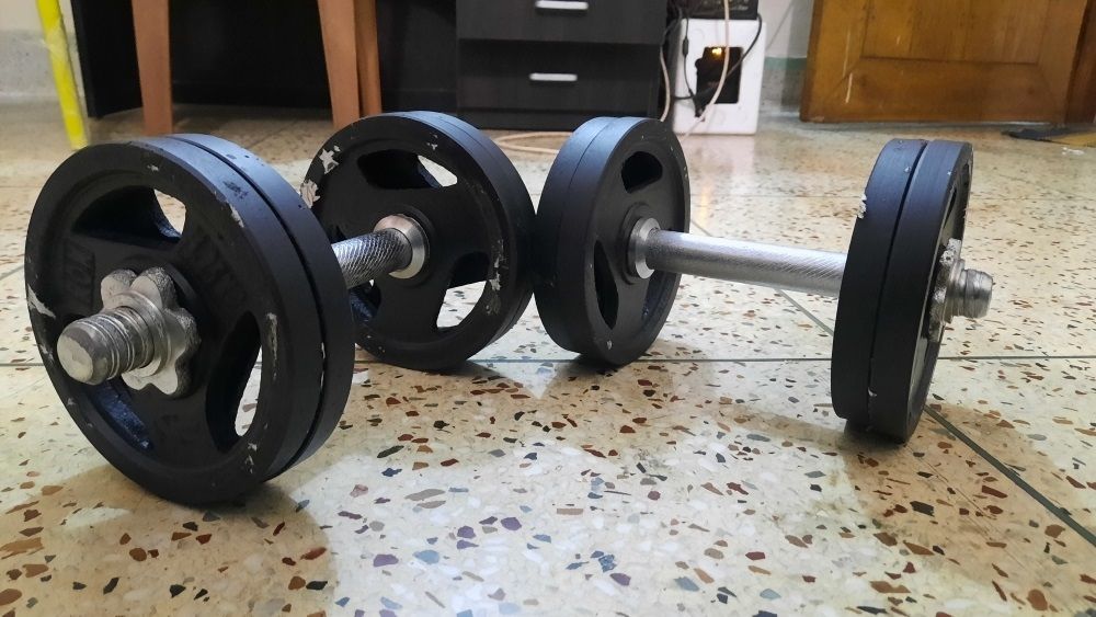 Black Dumbbell Set - Eight Pieces 1.25kg Black Plate with Two 10 inch Stick