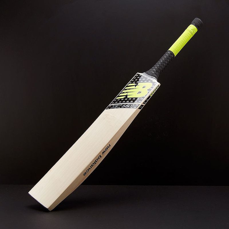 AVG DC1080 Latest Edition 2018 Poplar Willow Cricket Bat Poplar Willow Cricket Bat  (.500 kg)