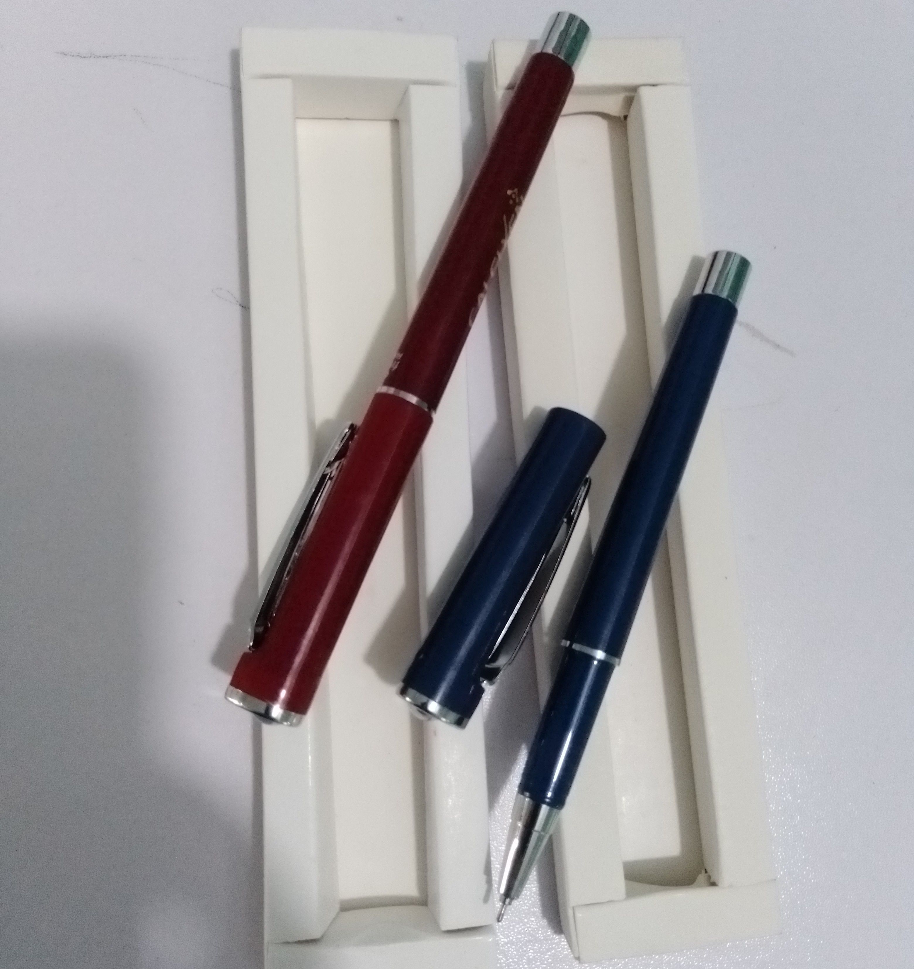 Special Gift Pen, with full box. Writing smoothly, 0.5 mm stainless steel nib. Best gift pen.