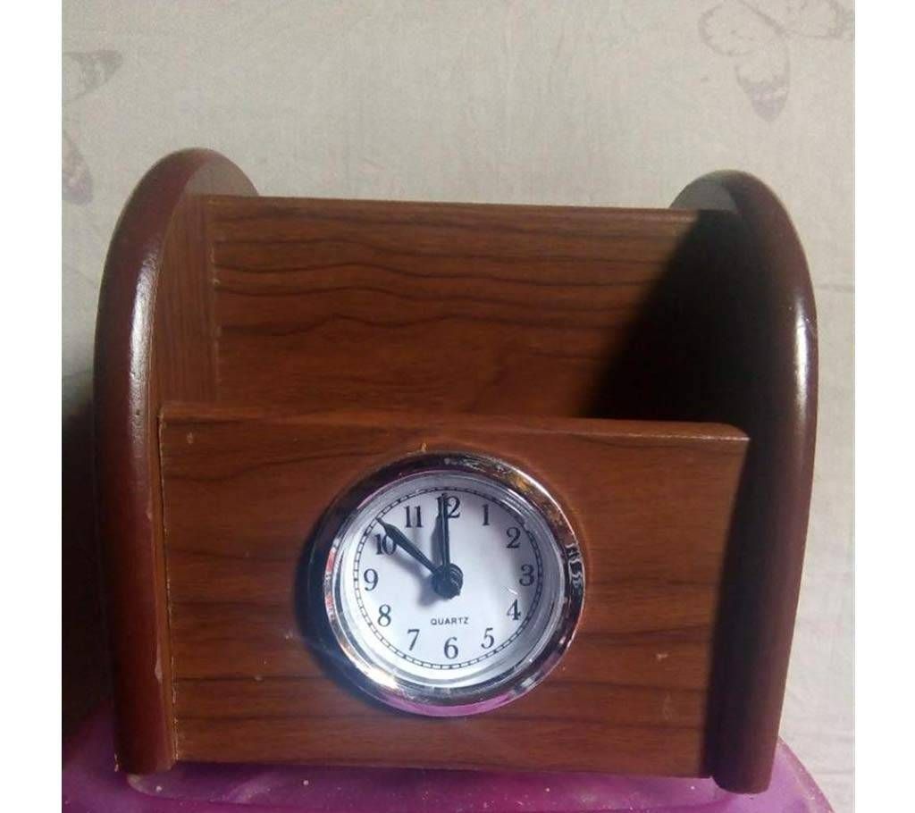 Moving Wooden Pen Holder Clock