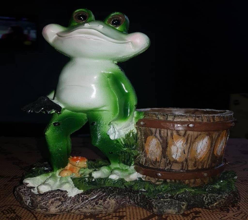 Frog pen holder