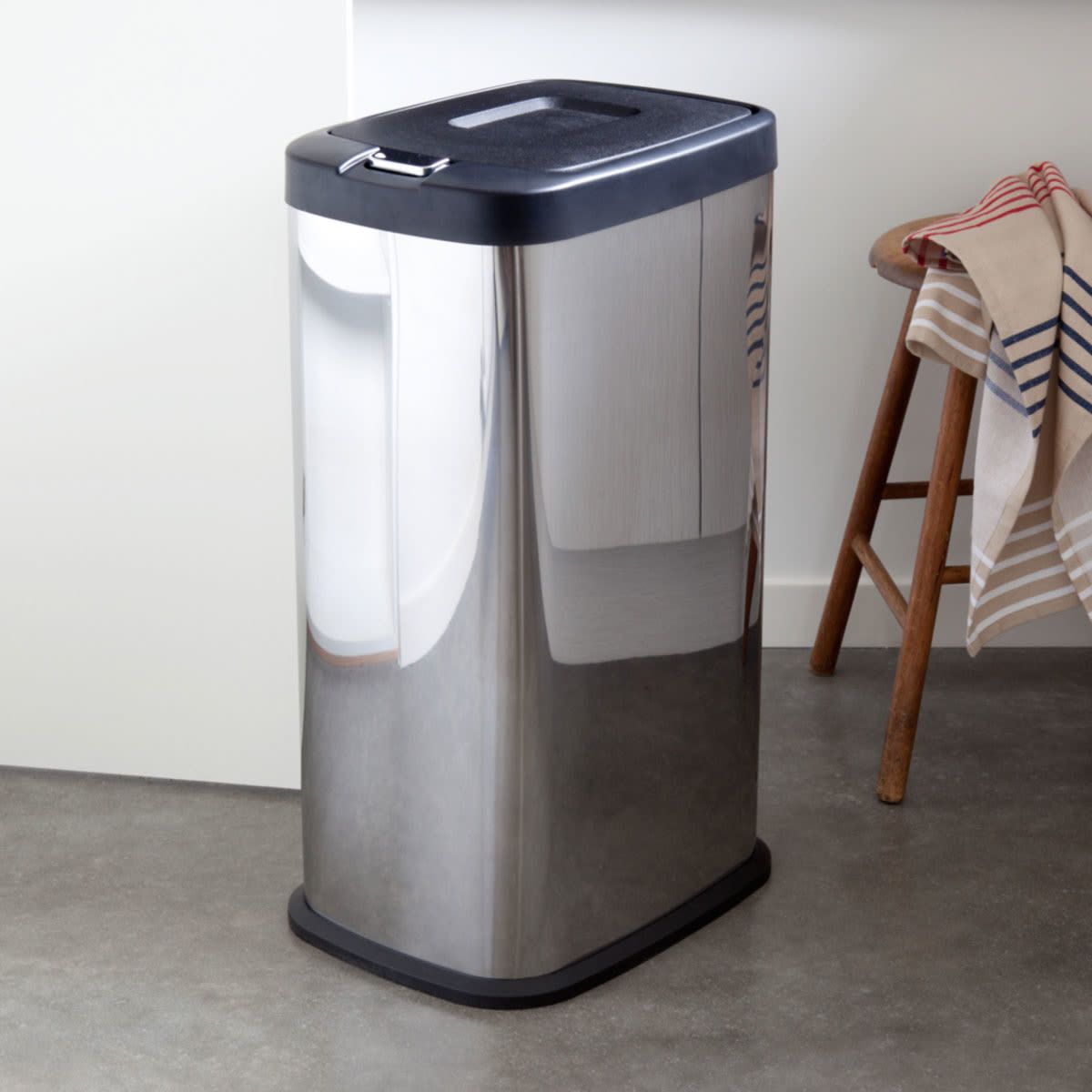 38L Slimline Touch Top Bin