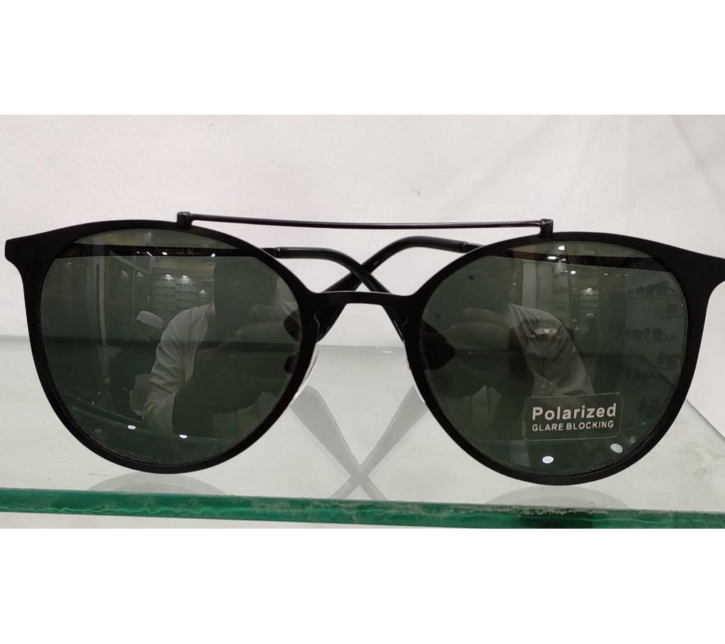 polarized sunglass