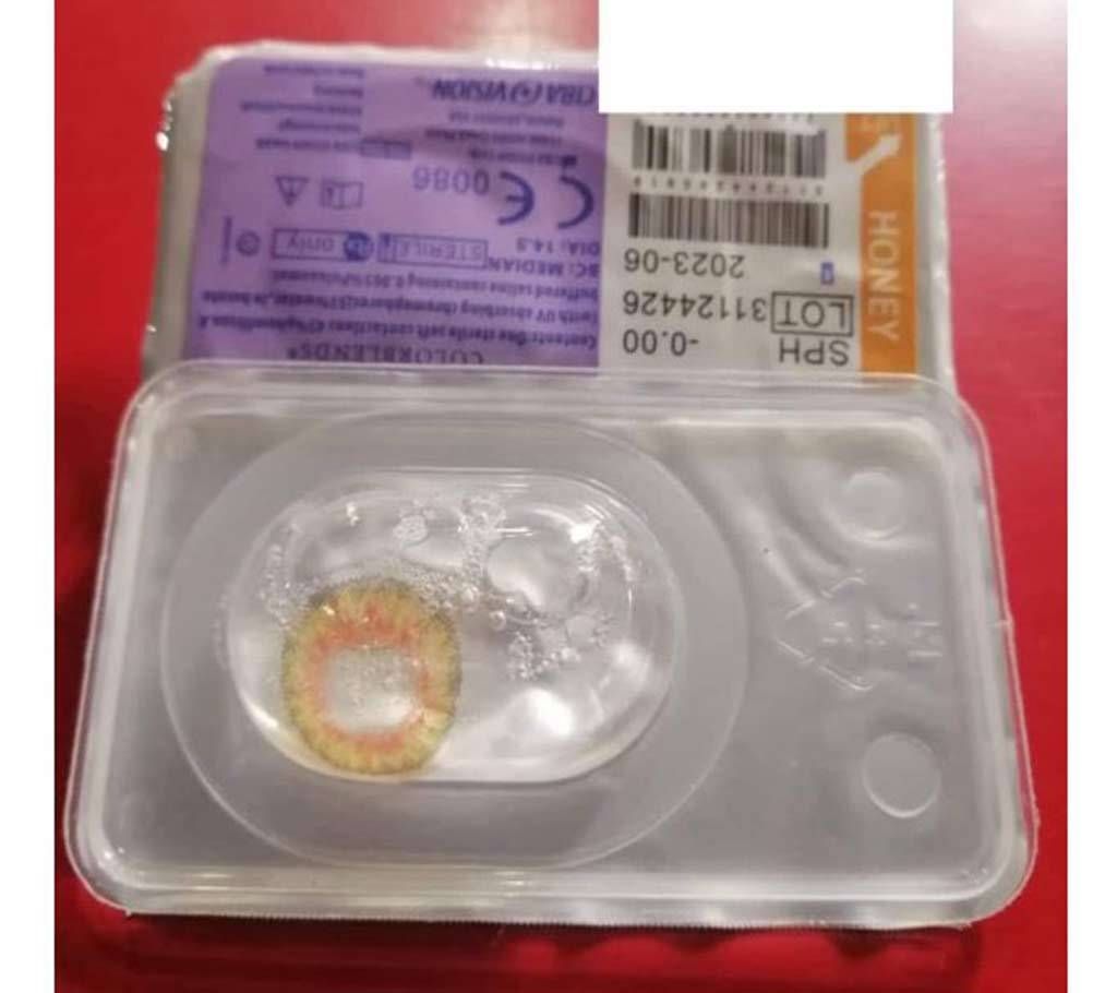 Fresh Look contact lens honey