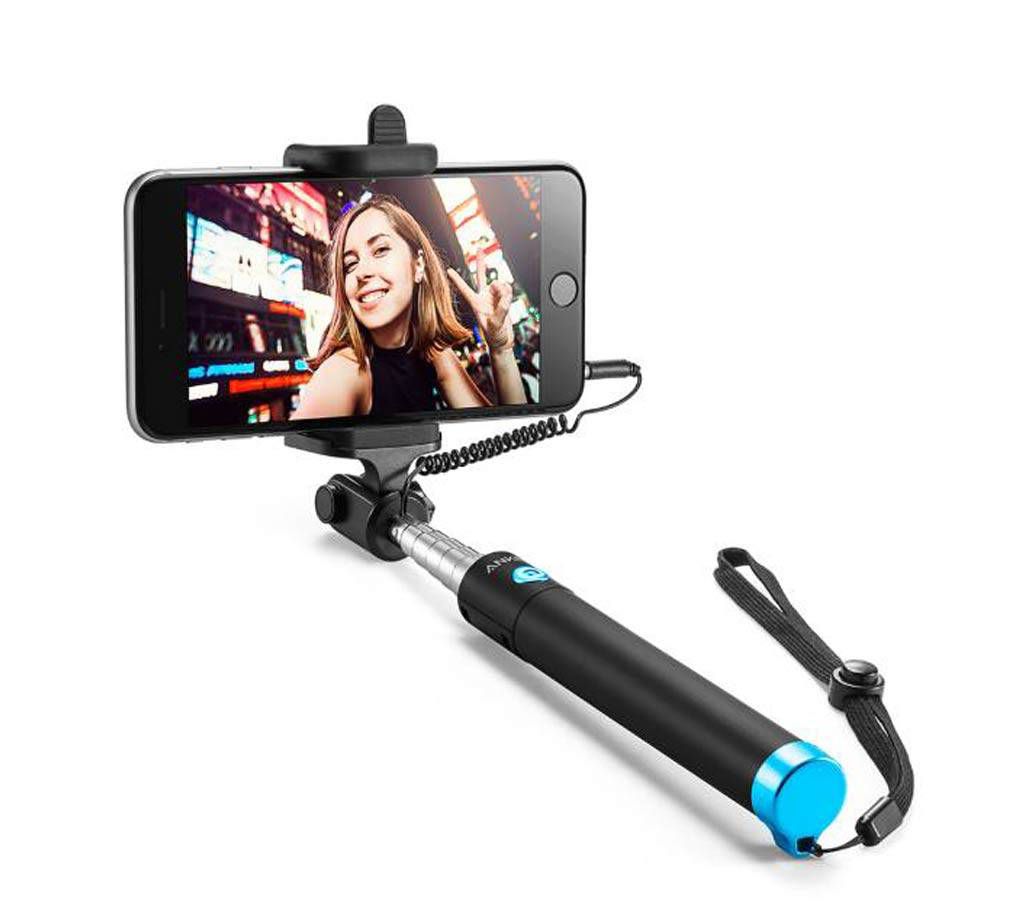 Portable selfie stick