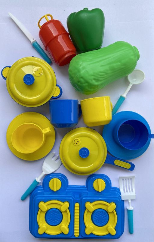 Emerald Toys Veggie Kitchen Play Set Sr. for Kids 3 Years and Above with Realistic Utensils