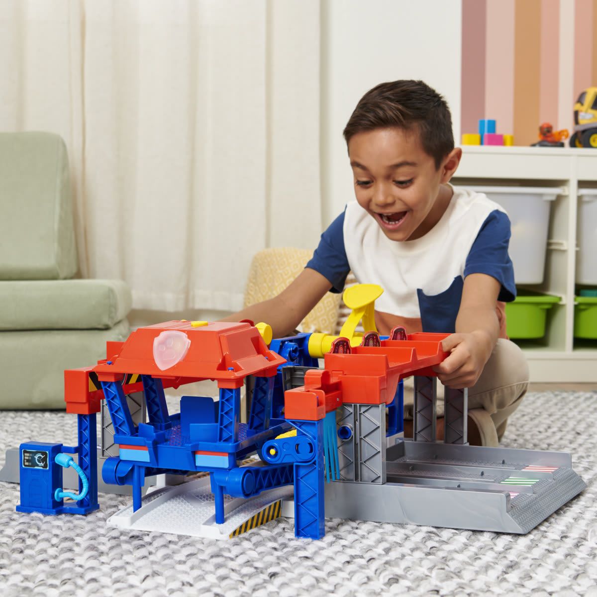 Nickelodeon PAW Patrol Big Truck Pups Truck Stop HQ Playset