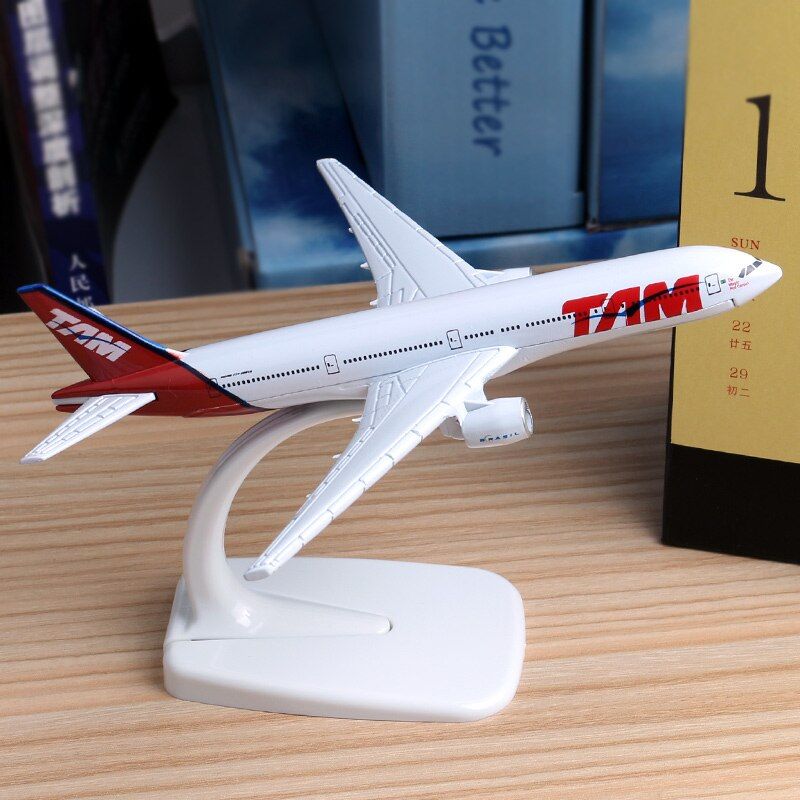 16cm Brazil TAM Airline Boeing 777 Plane Model Alloy Aircraft TAM Aviation Model Aircraft Airplane Model Stand Craft 1:400 Toys