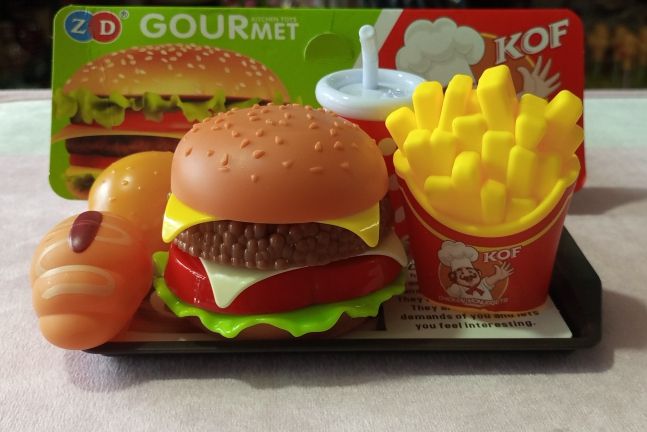 KFC_KOF Fast food Burger Sat 6 pieces Kids food grade plastic
