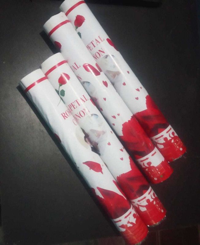 suman traders Confetti  (Red, White, Pack of 4)