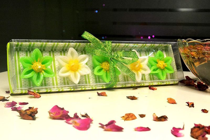 Twixxle XXVI®-413-QA-Floating Candles for Diwali,Christmas Home Decor Pack of 5 Candle  (Multicolor, Pack of 5)