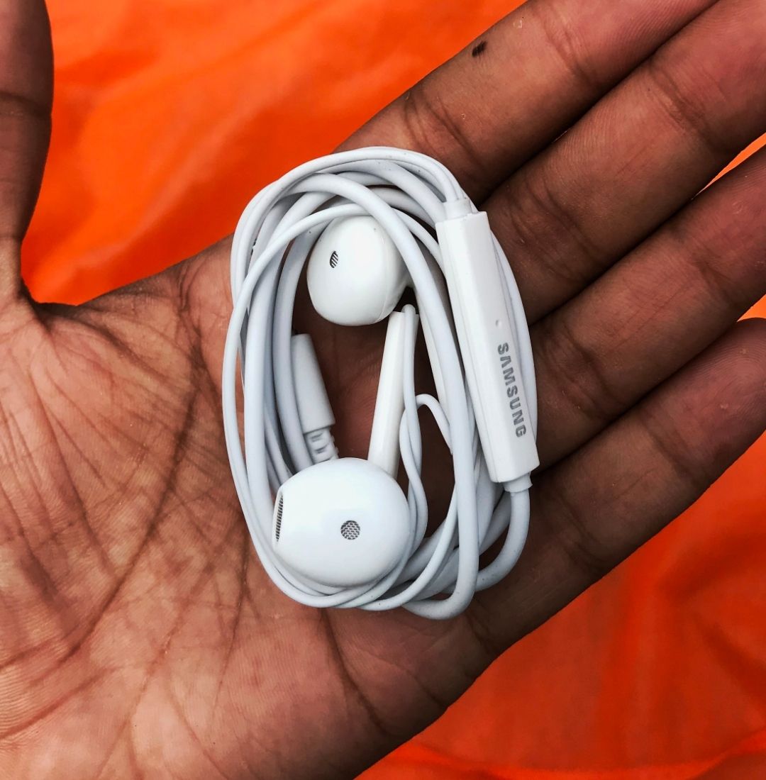 Samsung Handfree Earphone Earbuds With Microphone For Smart Phones Earphone, Head phone - White - Ear Phone - Ear Phone - Headphone
