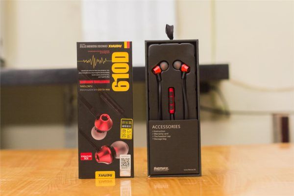 Remax RM 610D Super Bass Quality In-Ear Headphone ( Intelligent Recognition )-Multicolor