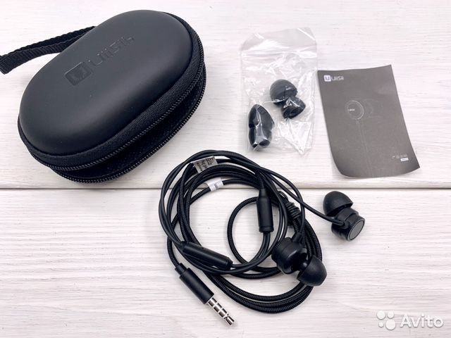 Uii'Sii Hm'13 Wired In-Ear Headphone With Mic - Headphone