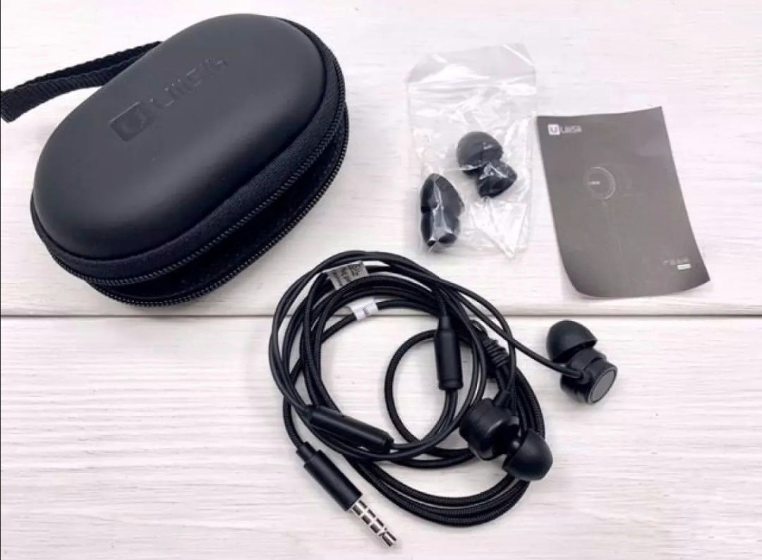 UiiSii HM13 In-Ear Dynamic Earphone with Microphone