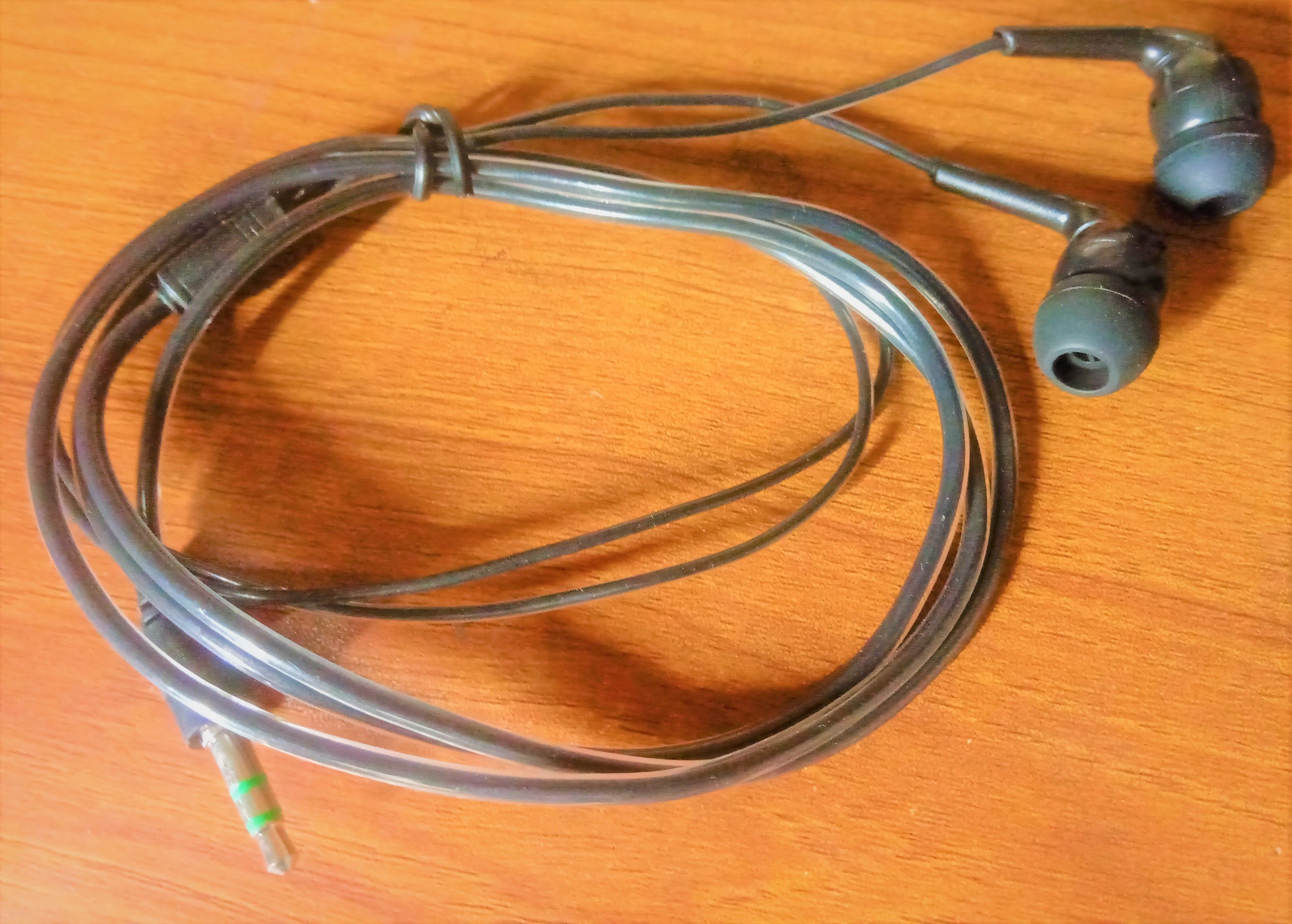 Black Color Potent Cable 3.5mm-MP3 Headphone