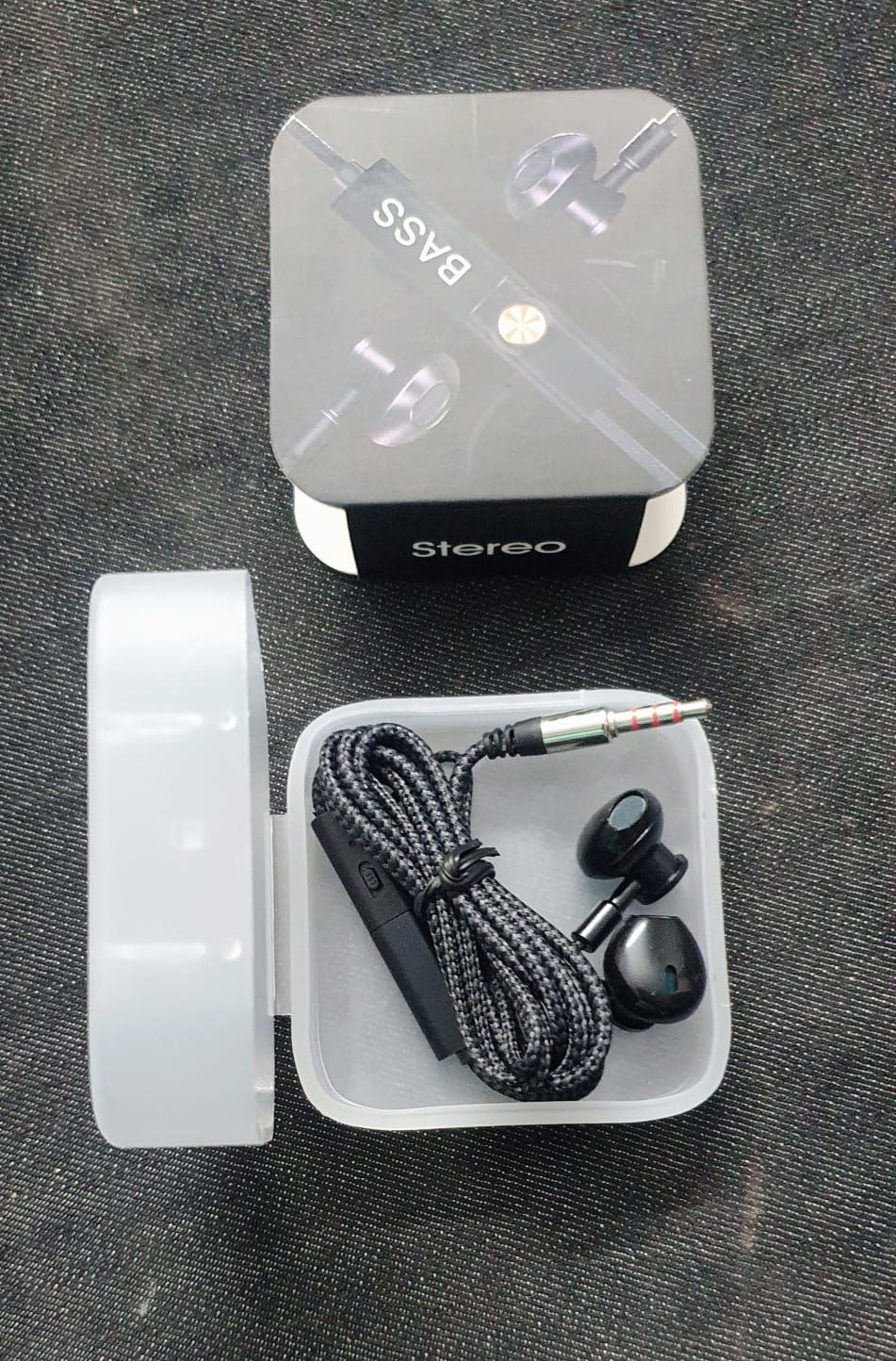 1- Stereo Wired earphone