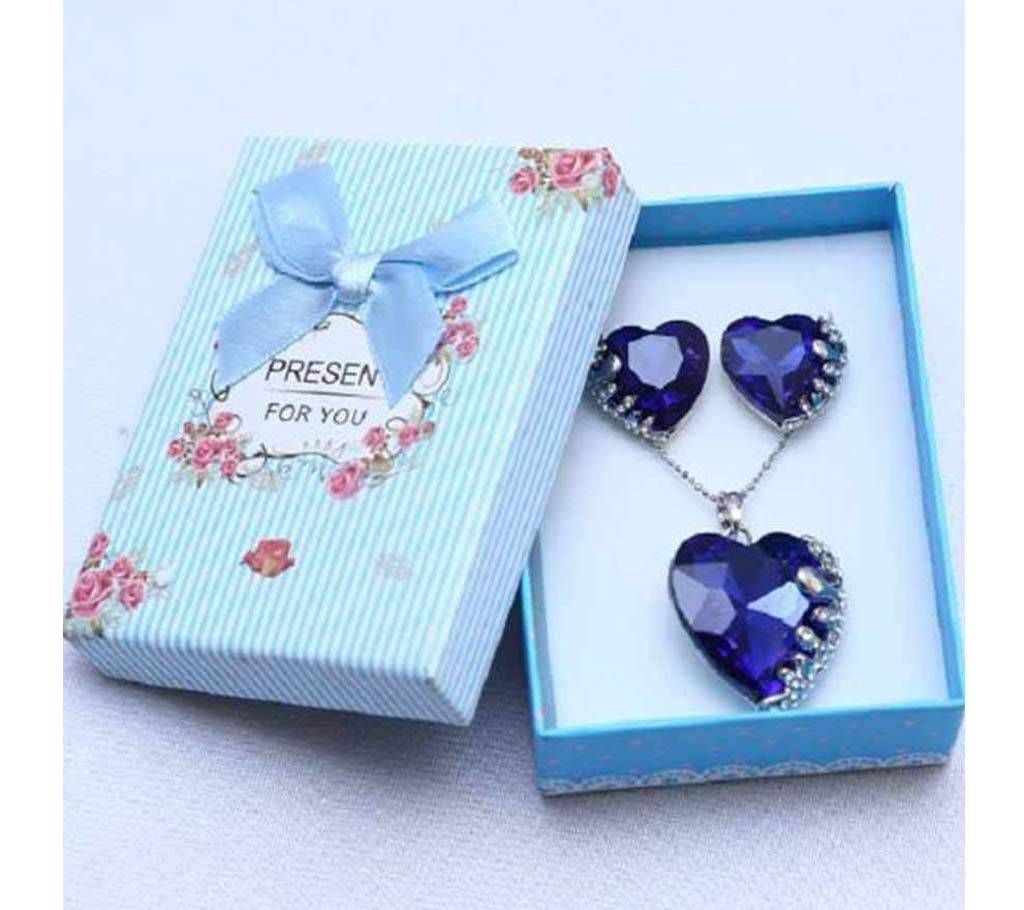 valentine heart shaped stone set pendant with ear ring 