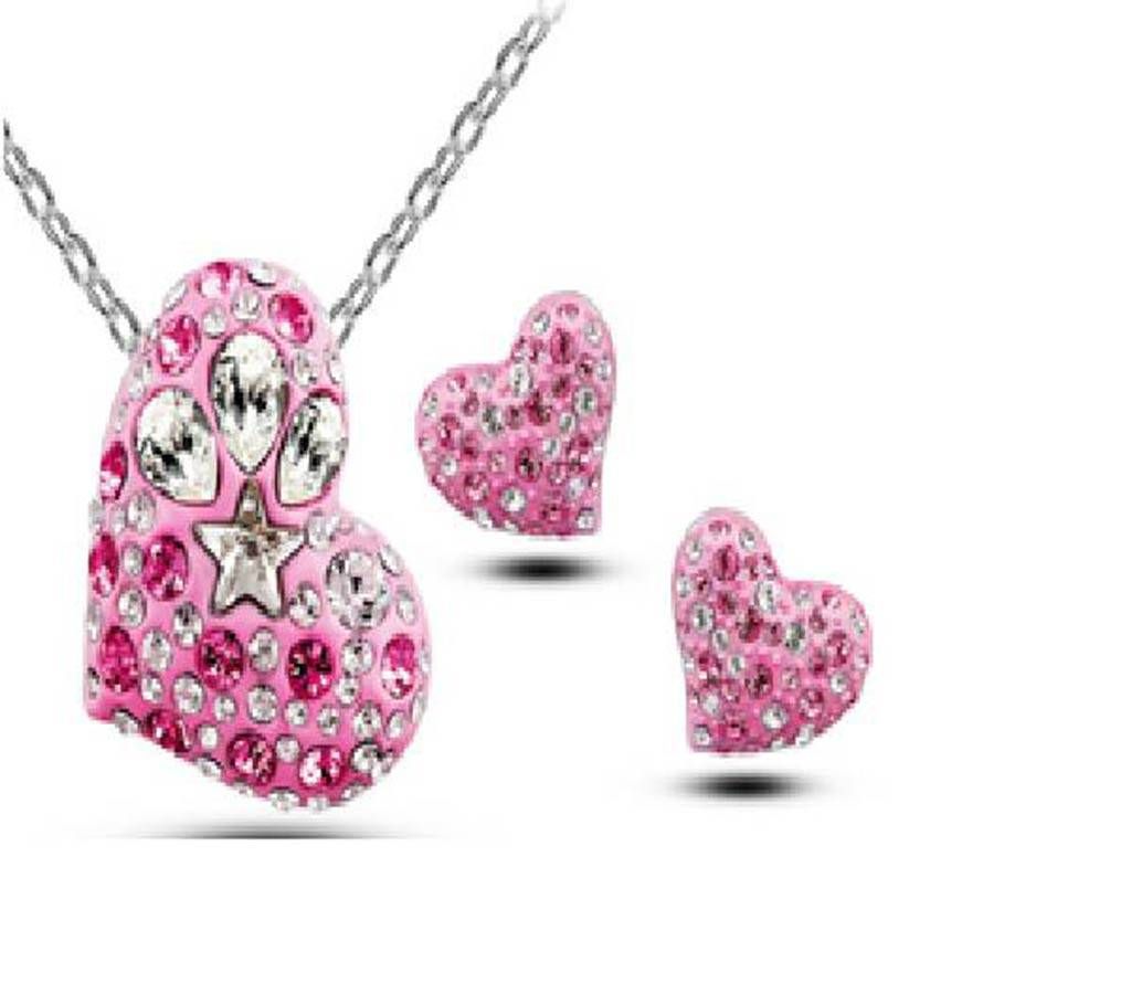 HEART SAPED STONE SETTING PENDANT