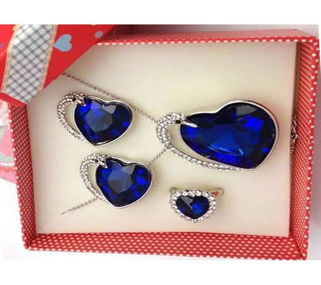 titanic heart shaped pendent for Valentine 