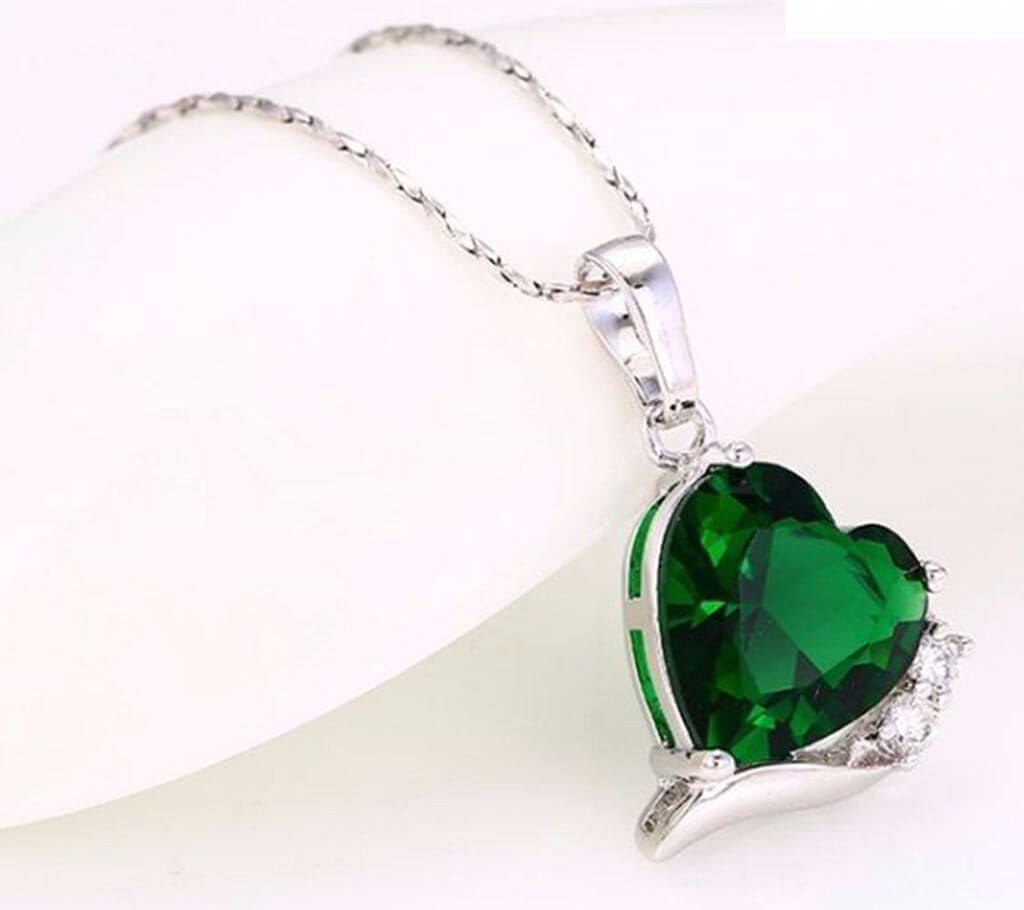 Green Stone Setting Heart Shaped Pendant