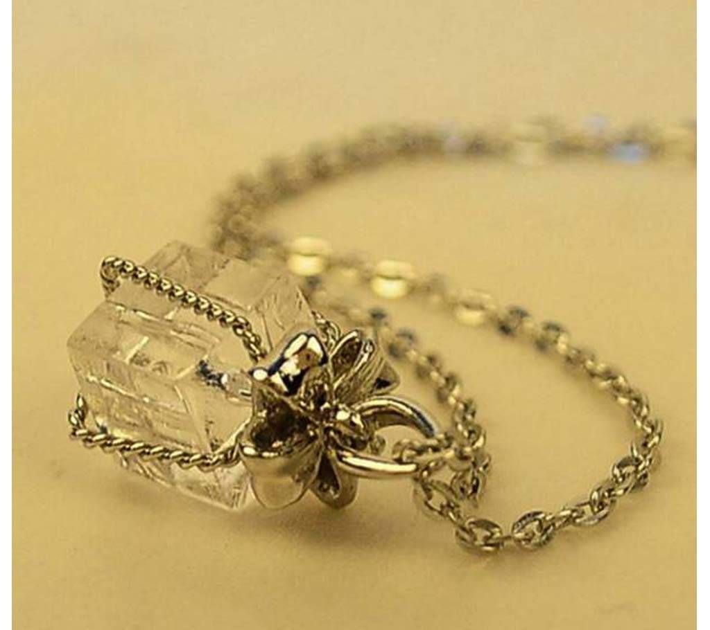 Transparent Small Gift Box with Bow Shaped Pendant