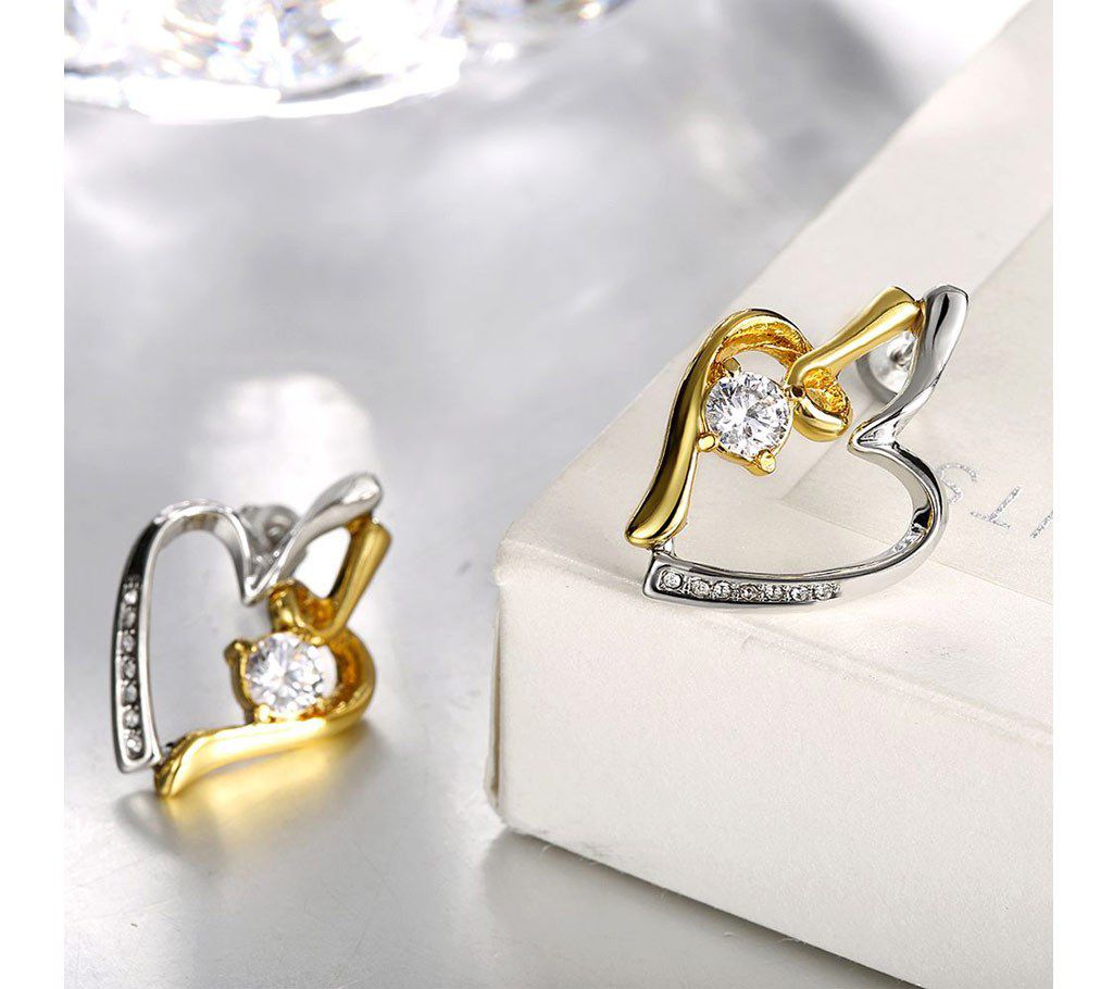 Heart shaped stone setting earrings