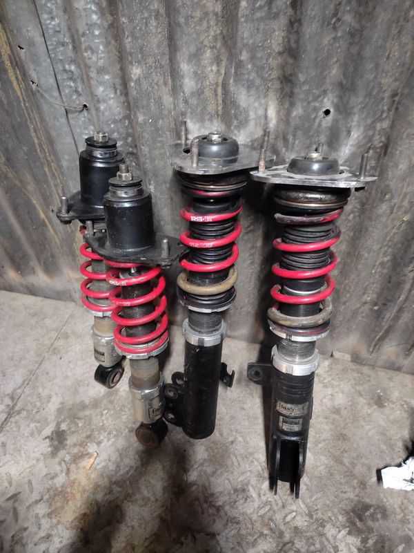 1 set coilovers (can be used for Toyota Allion/Premio/Axio/Corolla)