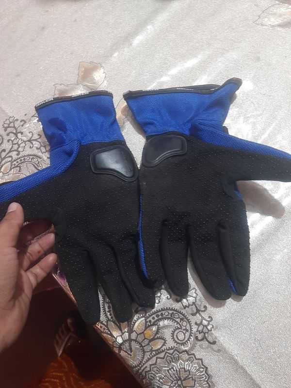 Riding gloves sell