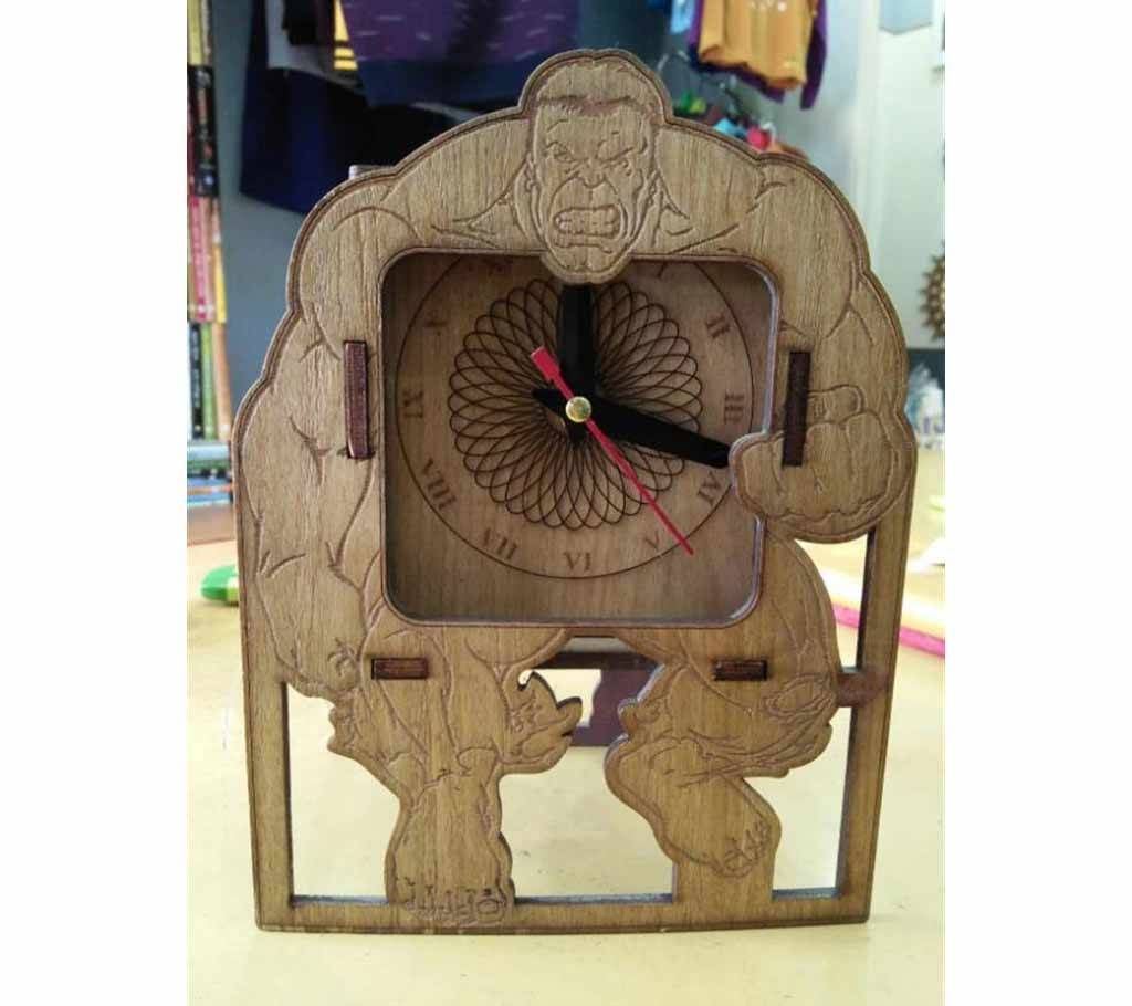 Pen holder table clocks