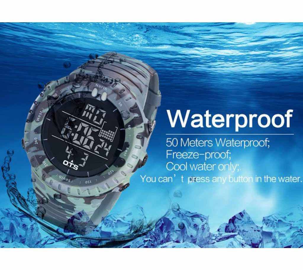 Men's digital wrist watch
