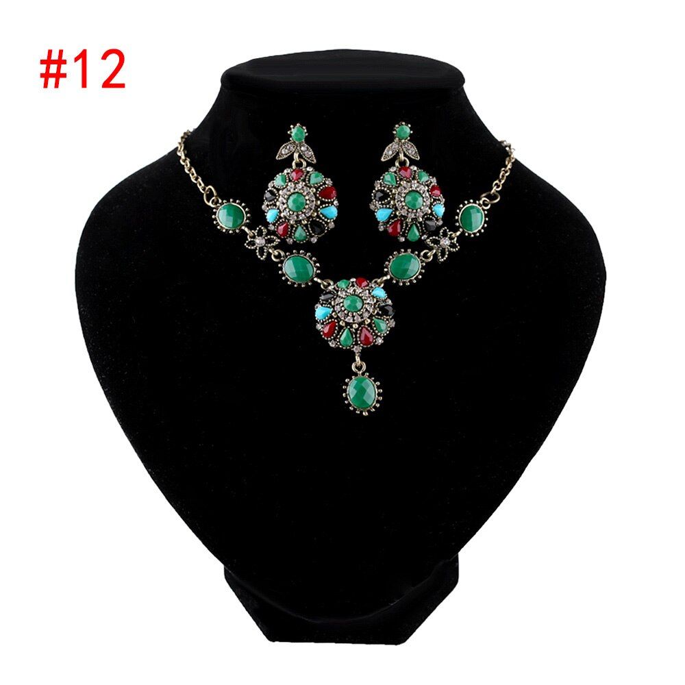 1PC 2019 NEW Bohemia Crystal Flower Pendant Statement Necklaces Vintage Rhinestone Necklace for Women Charm Wedding Jewelry