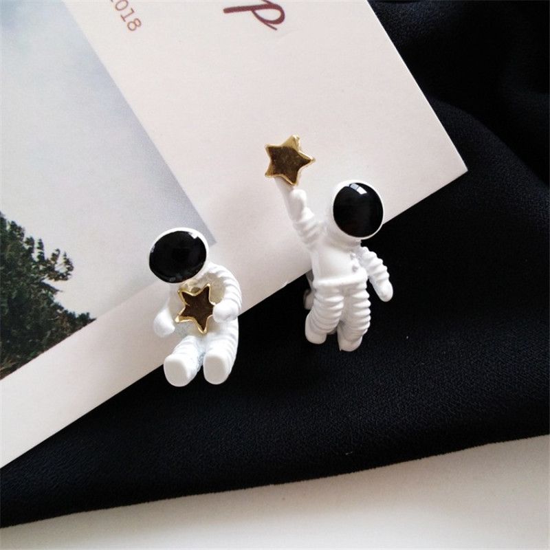Asymmetric pentagram contracted earrings space astronauts earrings fashion woma